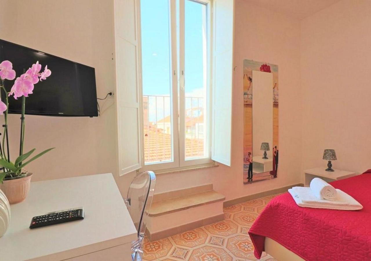 Sorrento Historical Center Apartment ภายนอก รูปภาพ
